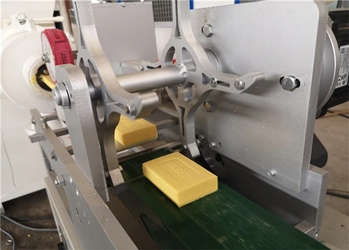 Que maquinário é necessário para investir em uma pequena fábrica de sabonetes?