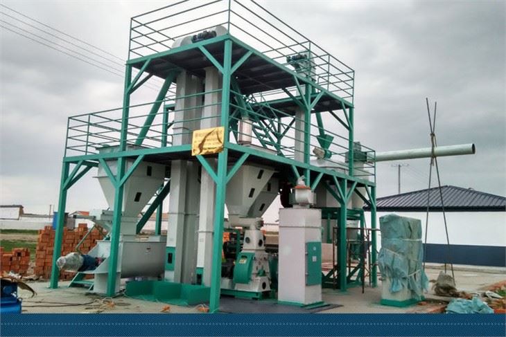 Equipamento de produção de ração para gado
